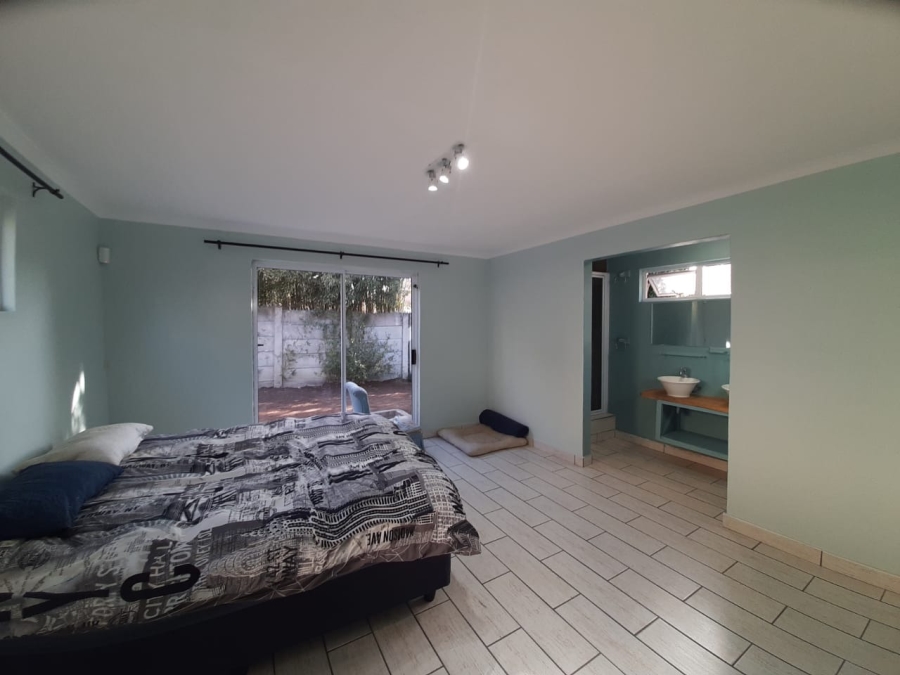 To Let 2 Bedroom Property for Rent in Beacon Bay North Eastern Cape